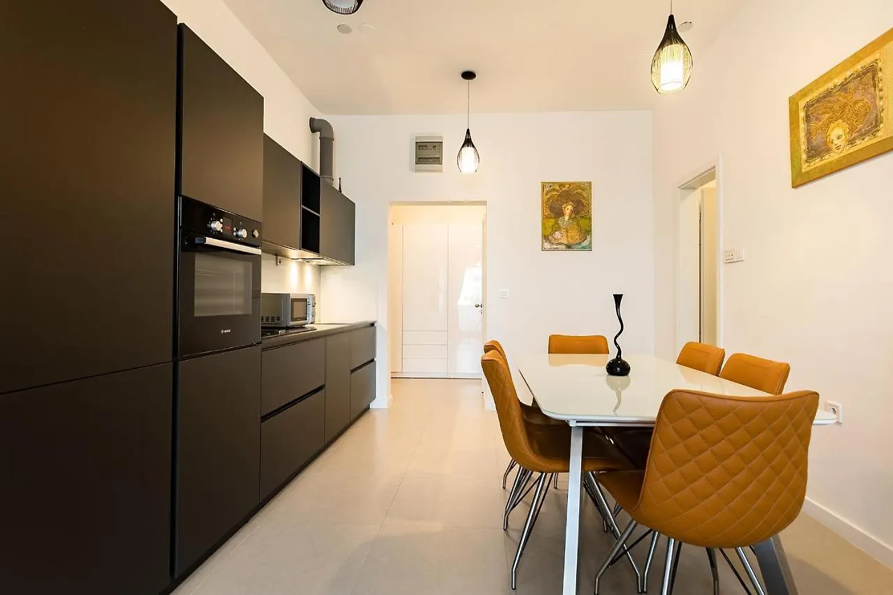 Apartment Zeus Znjan Split